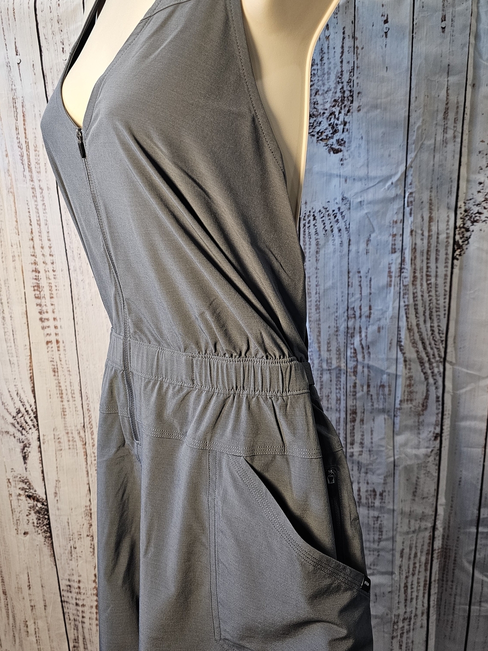 prAna Railay Utility Romper Thundercloud Gray NWT Women's Large Travel Outdoor - Picture 2 of 6